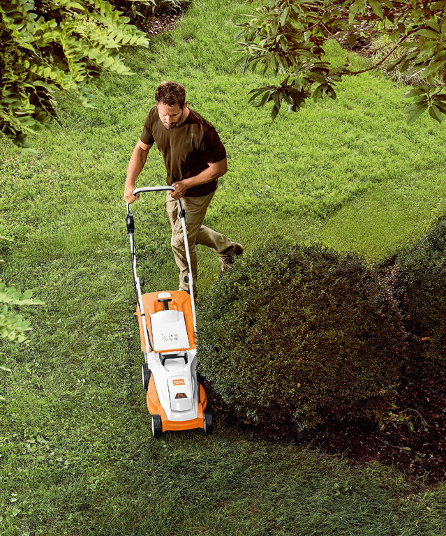 Аккумуляторная газонокосилка Stihl RMA 235 c AK 20 и AL 101