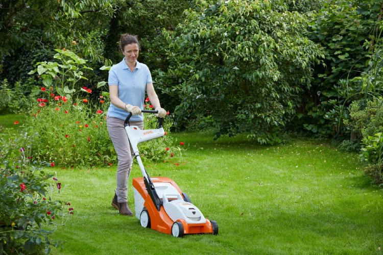 Аккумуляторная газонокосилка Stihl RMA 339 C без аккумулятора и зарядного устройства
