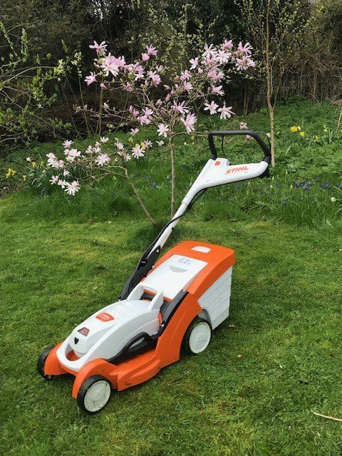 Аккумуляторная газонокосилка Stihl RMA 339 C, с AK 20 и AL 101